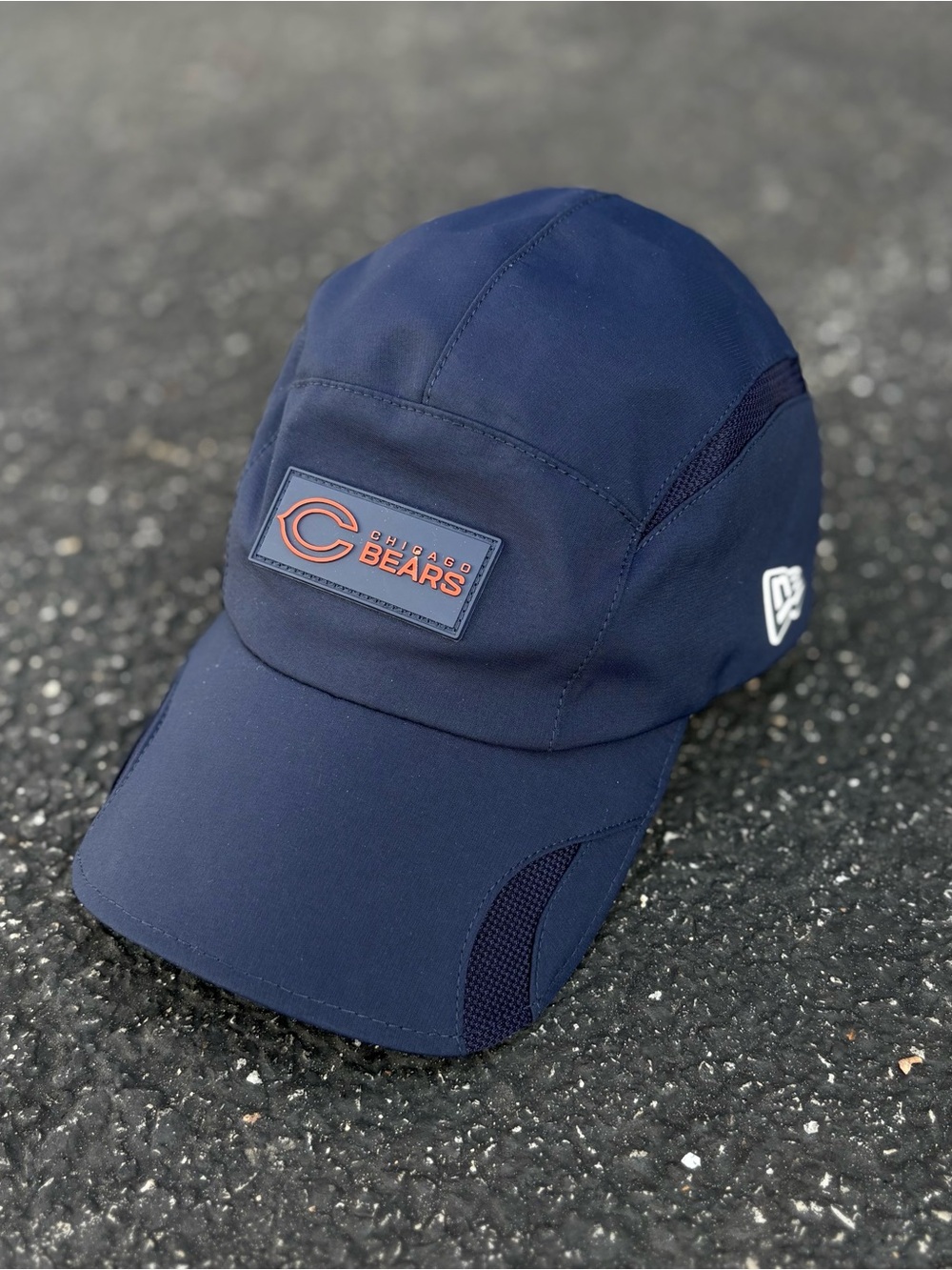 Men's New Era Navy Chicago Bears 2025 Sideline Runner Adjustable Hat One Size